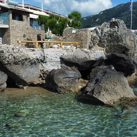 Black Rocks Family, Luxury Seafront Beach Maisonette Villa Agios Gordios  Exterior photo