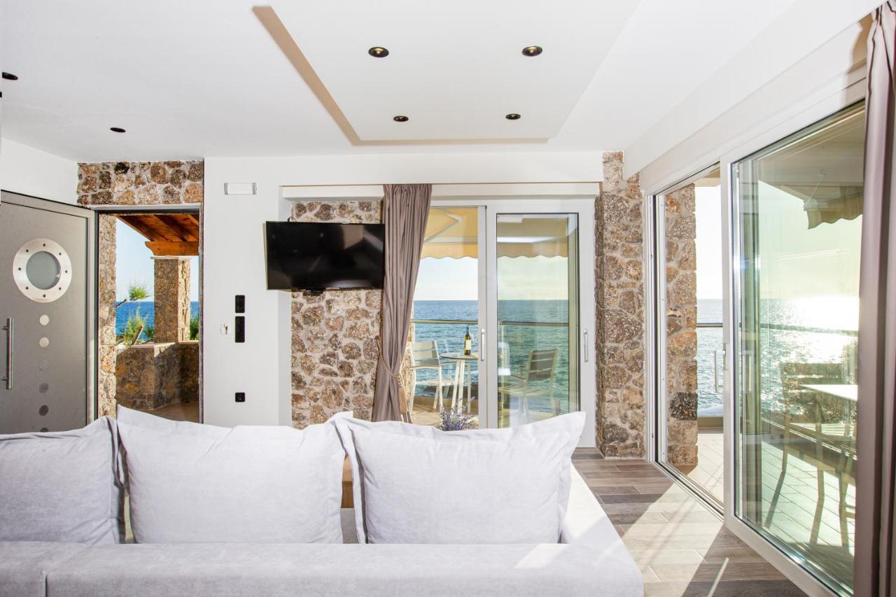 Black Rocks Family, Luxury Seafront Beach Maisonette Villa Agios Gordios  Exterior photo